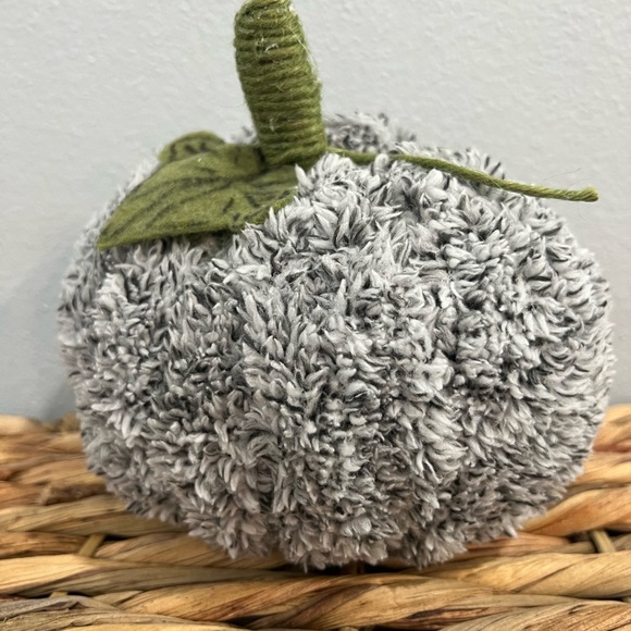 I Handmade Plush Poly-filled Pumpkin Lightweight Soft Squishy Gray Heather - Picture 2 of 4